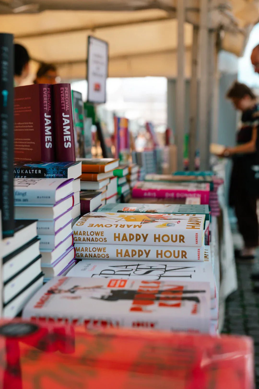 Self-Publishing vs Traditional: A Guide for Aspiring Engineers - BOOKZONE